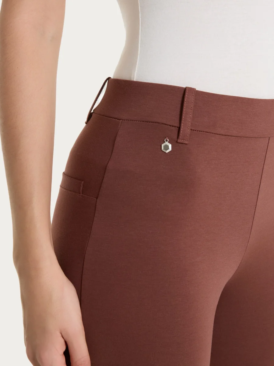 Pantalone slim dritto in Compact Light - Cappuccino - immagine 4