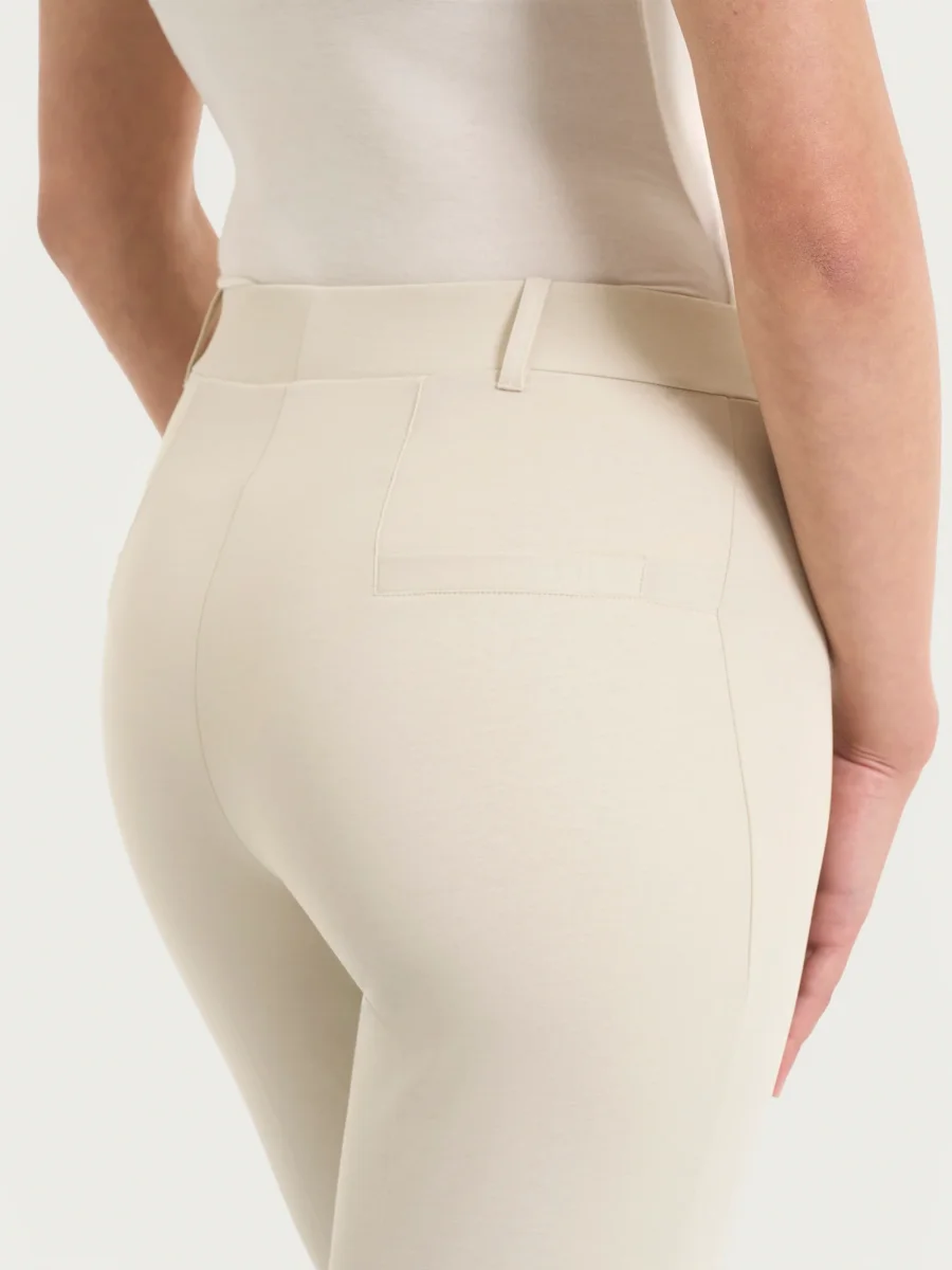 Pantalone slim dritto in Compact Light - Champignon - immagine 4