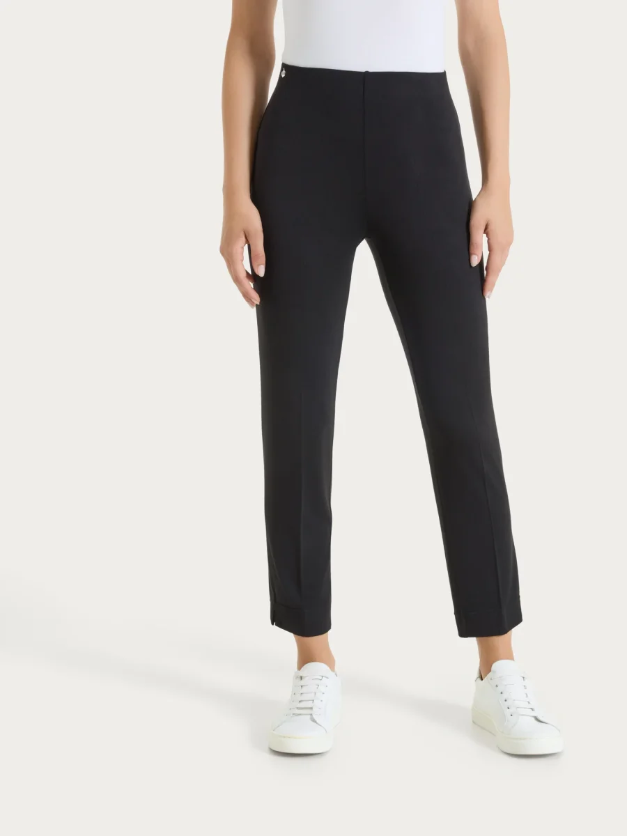 Pantalone capri con spacchetti in jersey di viscosa crêpe - Nero