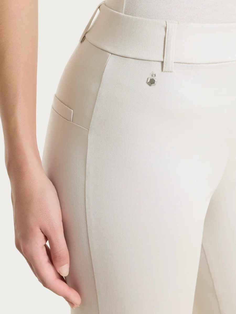 Pantalone flare con spacchetti in Satin Power - Champignon - immagine 4