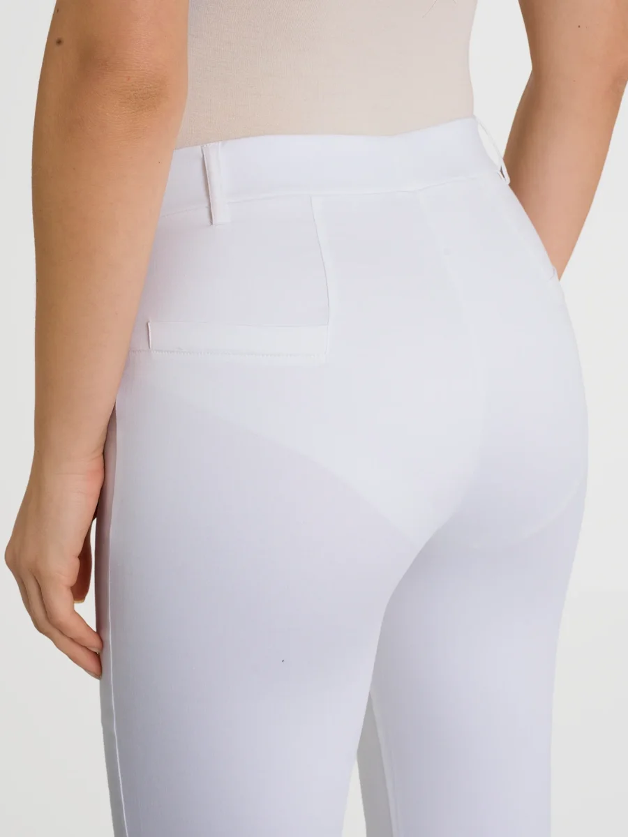 Pantalone flare alla caviglia in Satin Power - Bianco - immagine 4