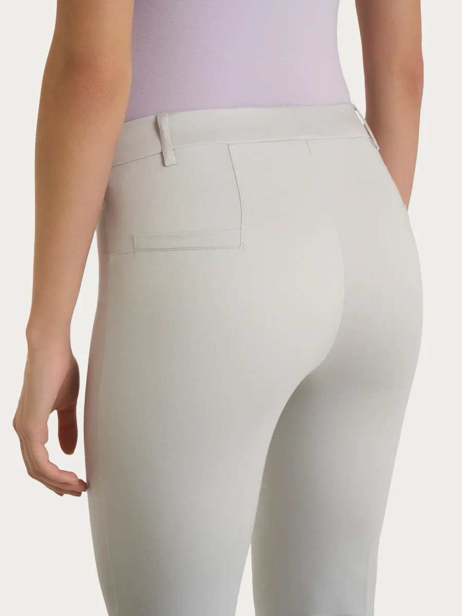 Pantalone flare alla caviglia in Satin Power - Dawn Blue - immagine 4