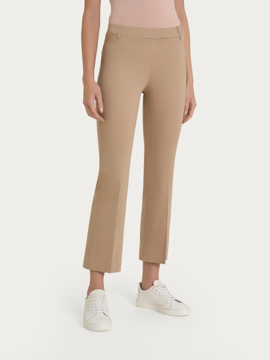Pantalone flare alla caviglia in Satin Power - Warm Taupe