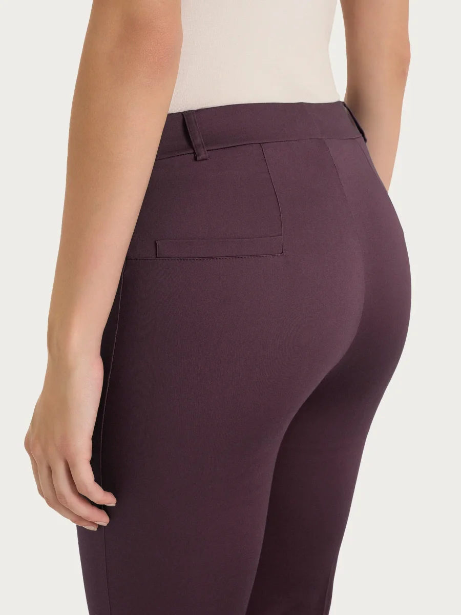 Pantalone flare alla caviglia in Satin Power - Raisin - immagine 4