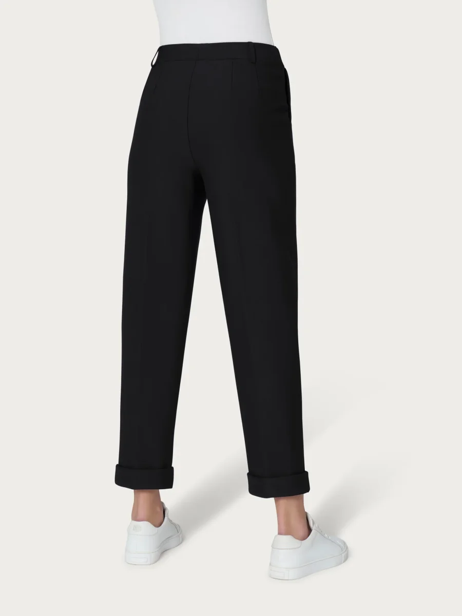 Pantalone a carota con tasche in Compact Light - Nero - immagine 3