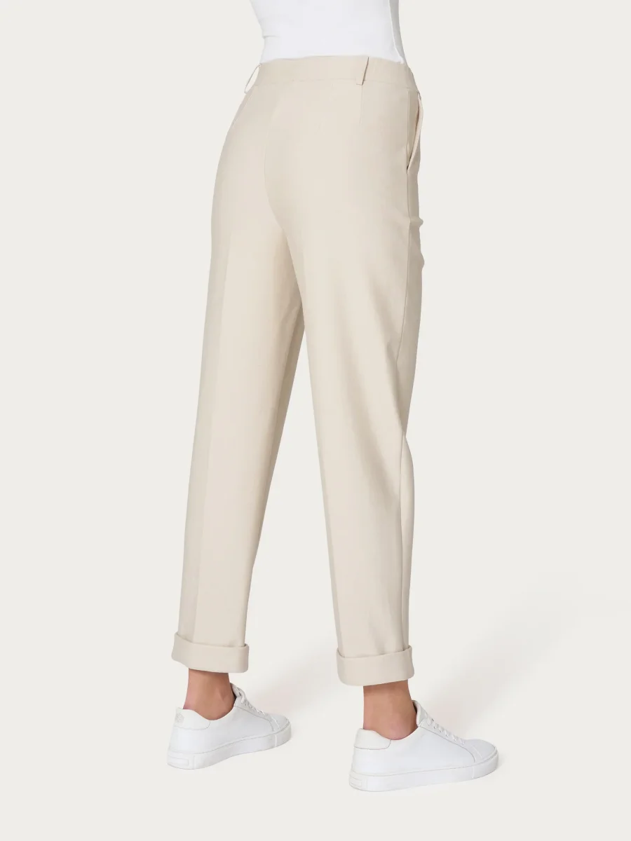 Pantalone a carota con tasche in Compact Light - Champignon - immagine 3