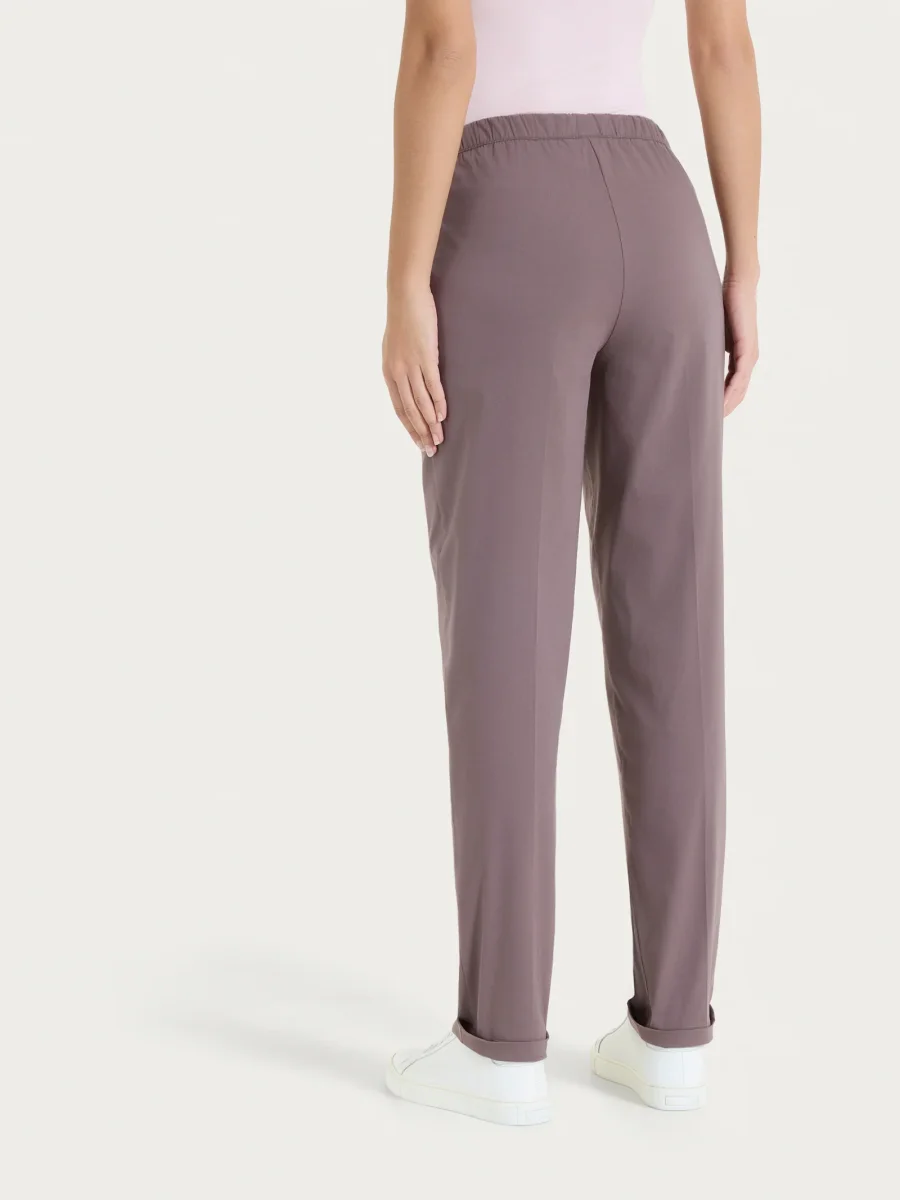 Pantalone jogger con tasche in Super Fresh - Plum Truffle - immagine 5