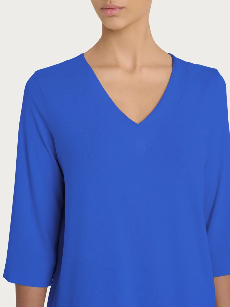 Maglietta con doppio scollo a V in jersey di viscosa crêpe - Dazzling Blue - immagine 4