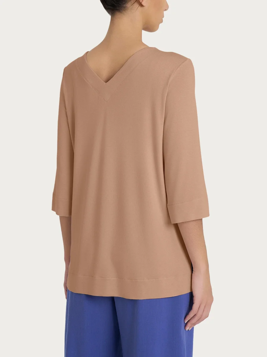 Maglietta con doppio scollo a V in jersey di viscosa crêpe - Warm Taupe - immagine 3