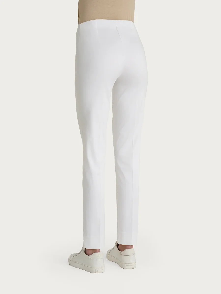 Pantalone a sigaretta con spacchetti in Satin Power - Bianco - immagine 3