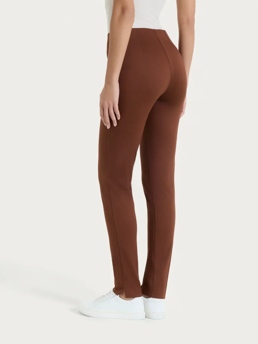 Pantalone a sigaretta con spacchetti in Satin Power - Cappuccino - immagine 3