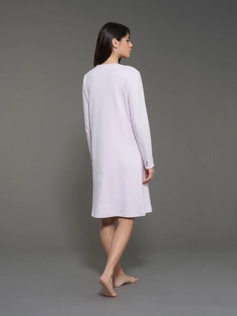 Camicia da notte a serafino in interlock di cotone - Lavender Fog - immagine 3