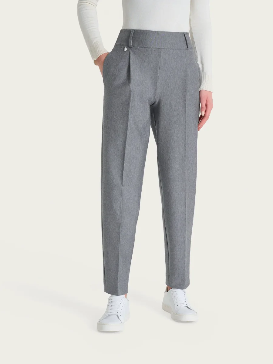 Pantalone a carota con tasche e pinces in Compact - Grigio Mel.