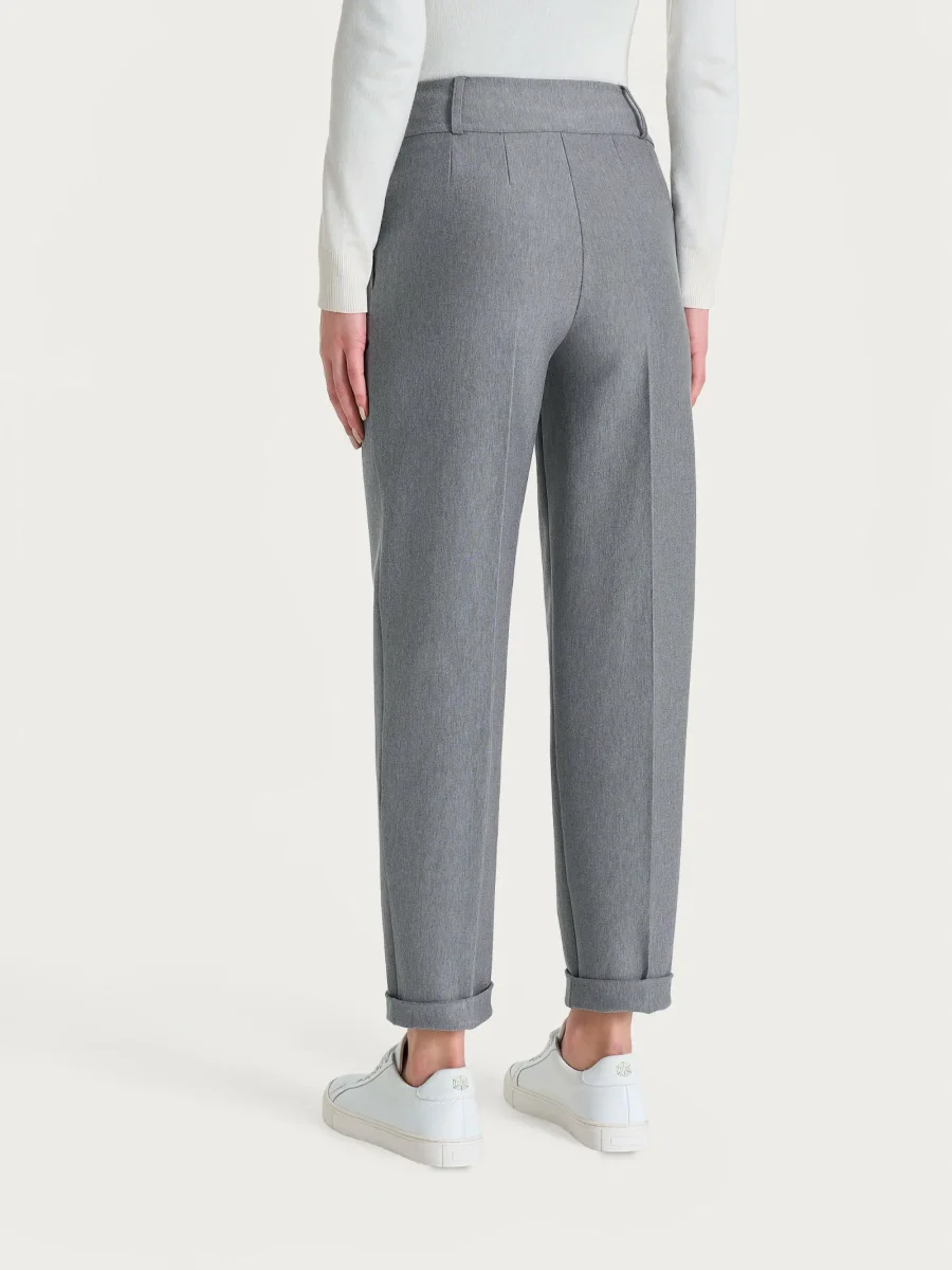 Pantalone a carota con tasche e pinces in Compact - Grigio Mel. - immagine 5