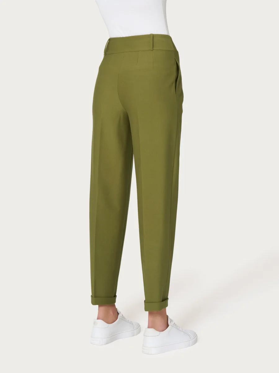 Pantalone a carota con tasche e pinces in Compact - Sphagnum - immagine 3