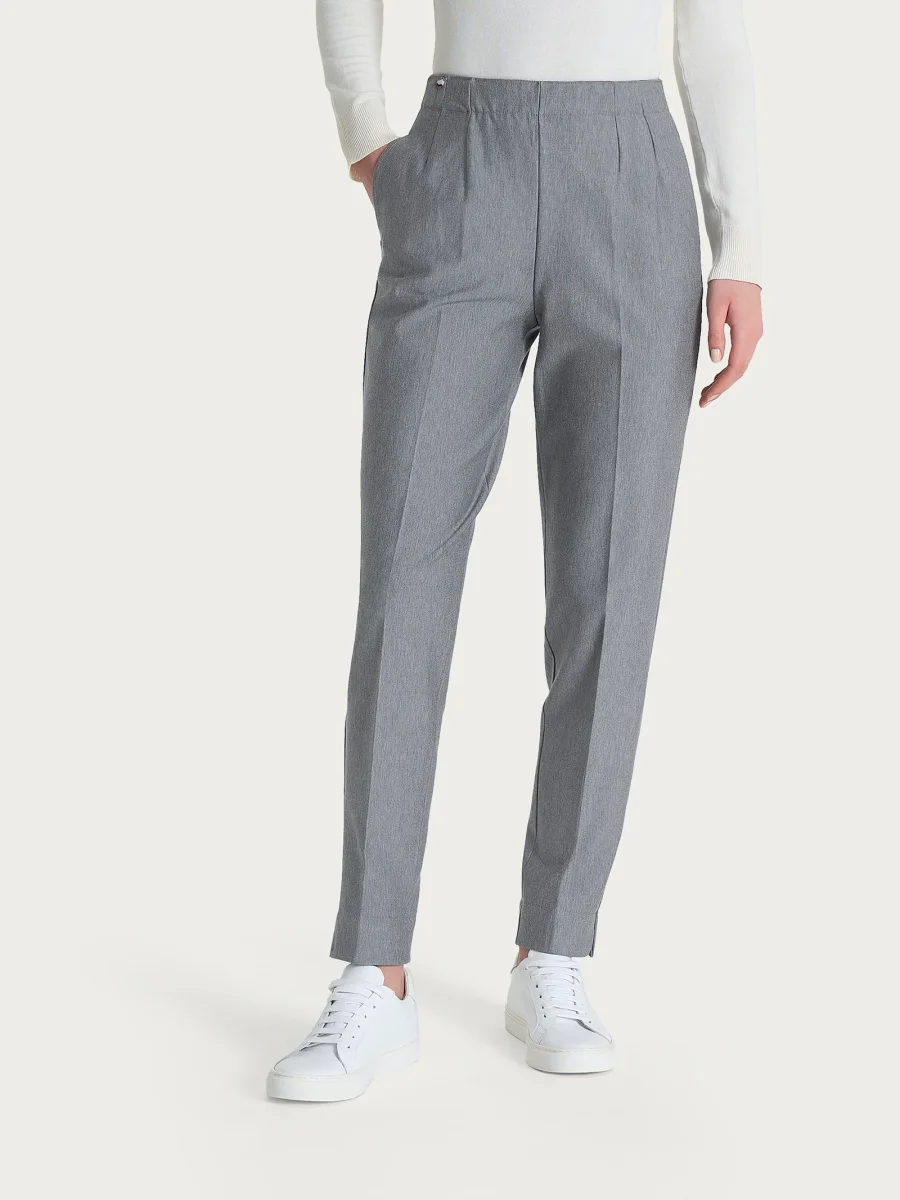 Pantalone a carota con tasche in tessuto Compact - Grigio Mel.