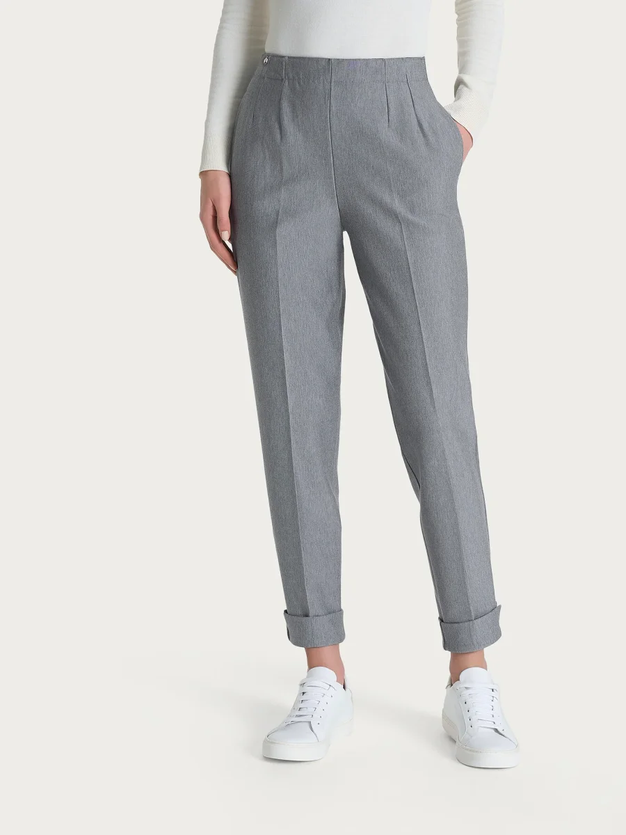 Pantalone a carota con tasche in tessuto Compact - Grigio Mel. - immagine 3