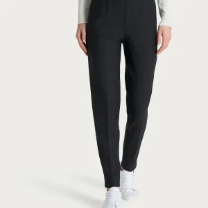 Pantalone a carota con tasche in tessuto Compact - Oscuro Mel.