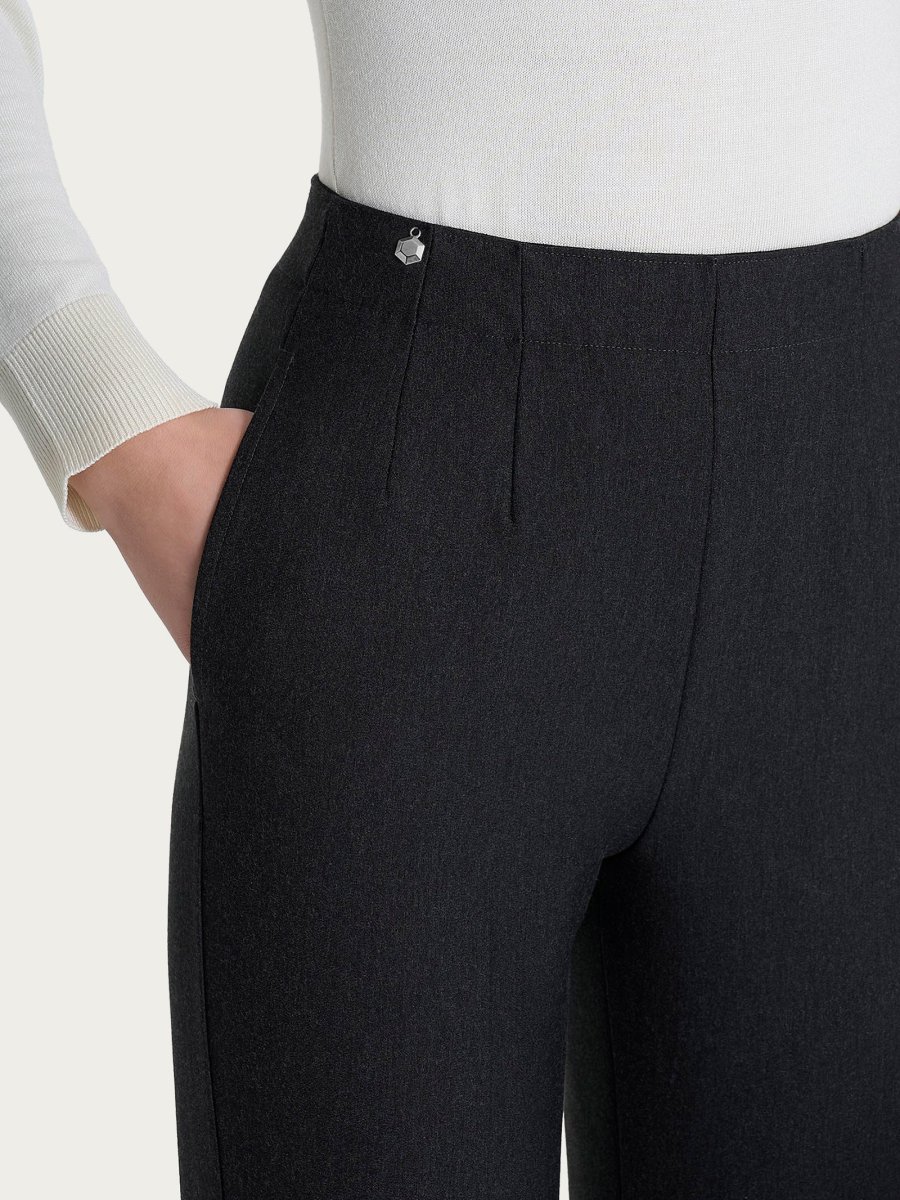 Pantalone a carota con tasche in tessuto Compact - Oscuro Mel. - immagine 6