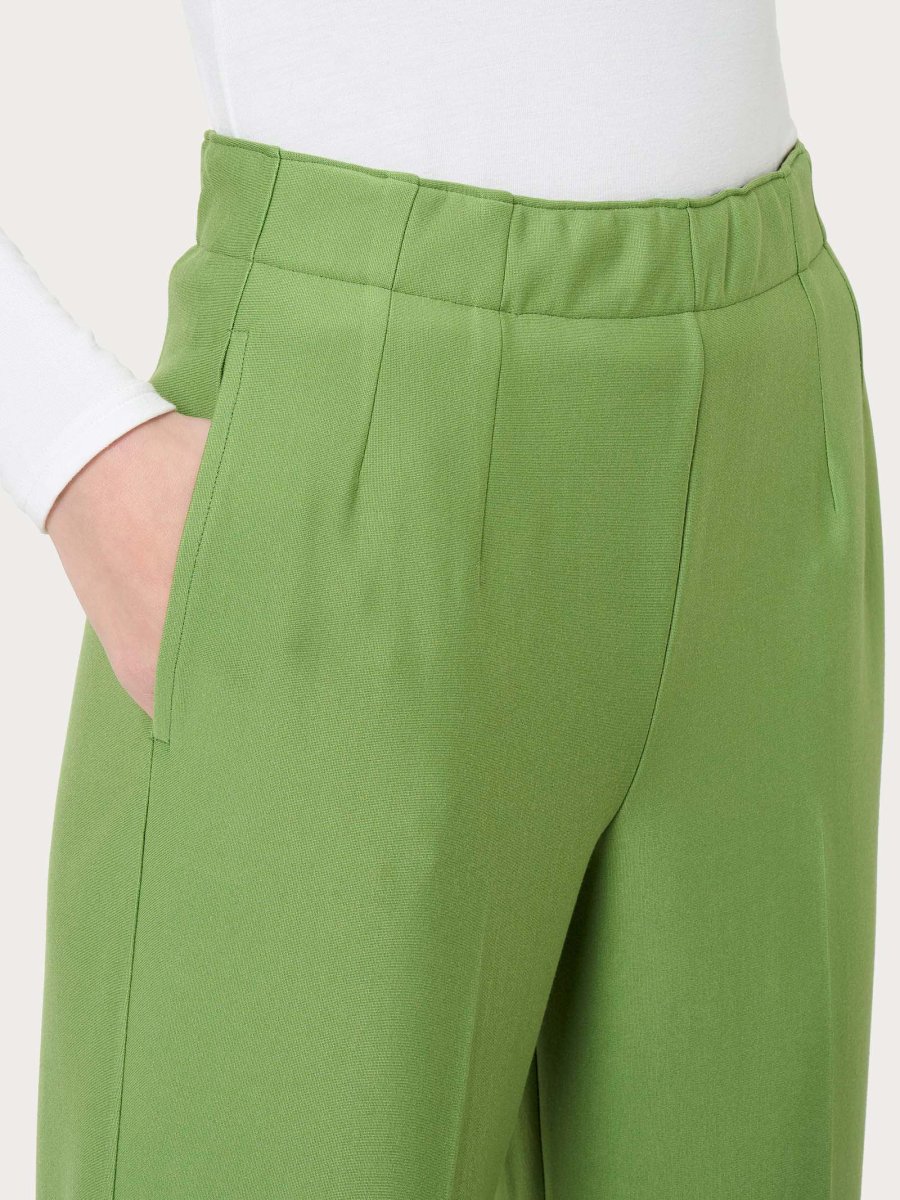 Pantalone a carota con tasche in tessuto Compact - Piquant Green - immagine 4