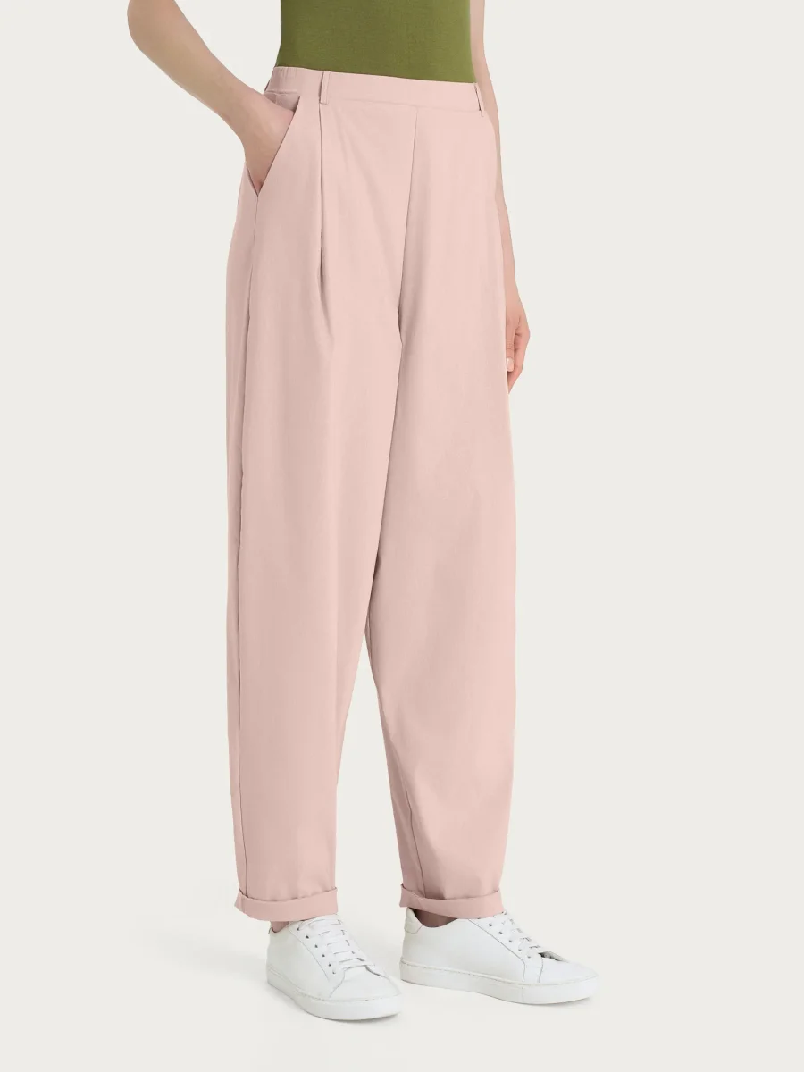 Pantalone a carota con tasche e pinces in Super Fresh - Cameo Rose - immagine 2