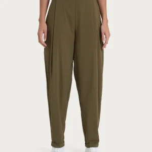 Pantalone a carota con tasche e pinces in Super Fresh - Dark Olive