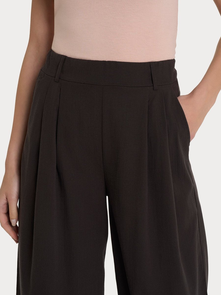 Pantalone palazzo con tasche e pinces in Super Natural - Chocolate Torte - immagine 4