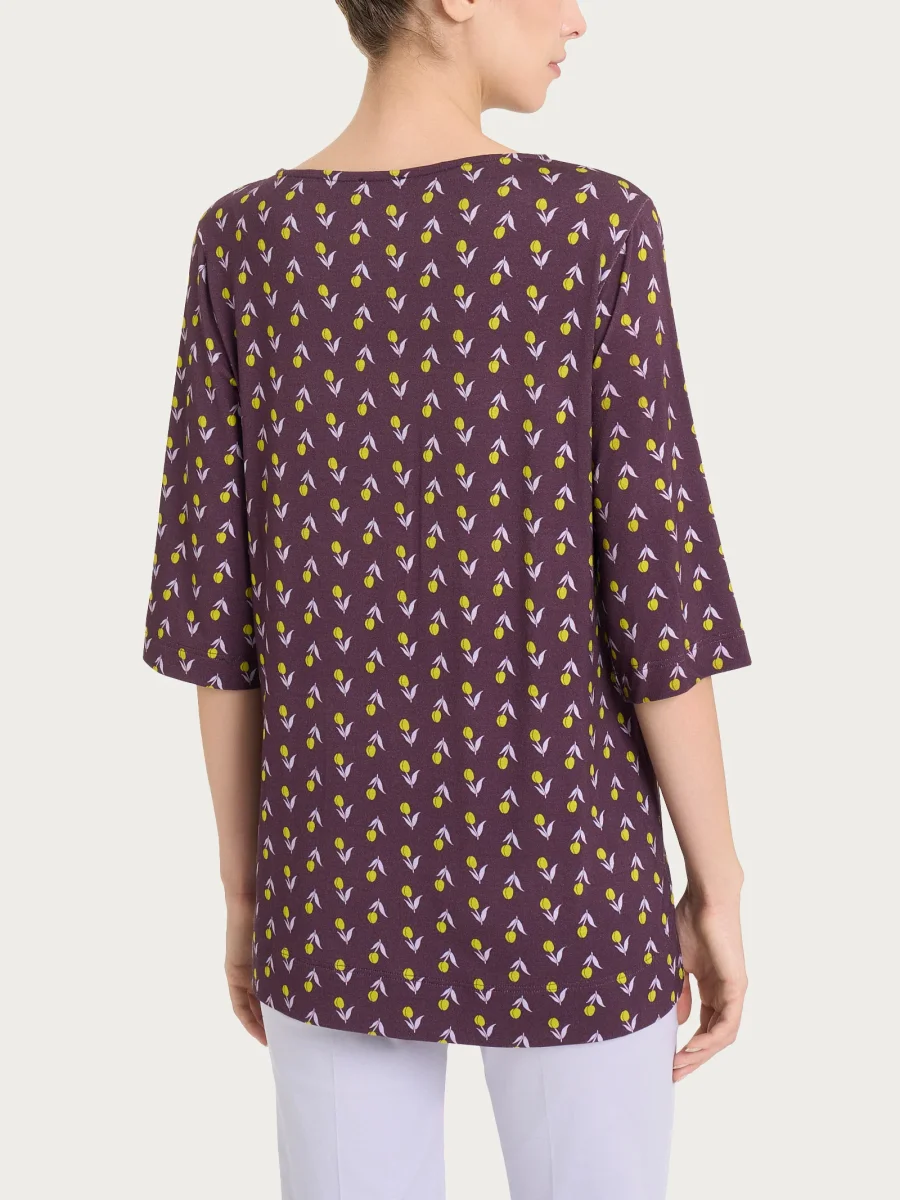 Maglietta con ampio girocollo e tulips pattern in jersey di viscosa Crêpe - Fant. Plum Perfect - immagine 3