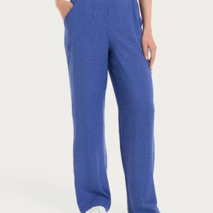 Pantalone ampio con tasche e hexagon pattern in Ecoseta  - Fant. Dazzling Blue