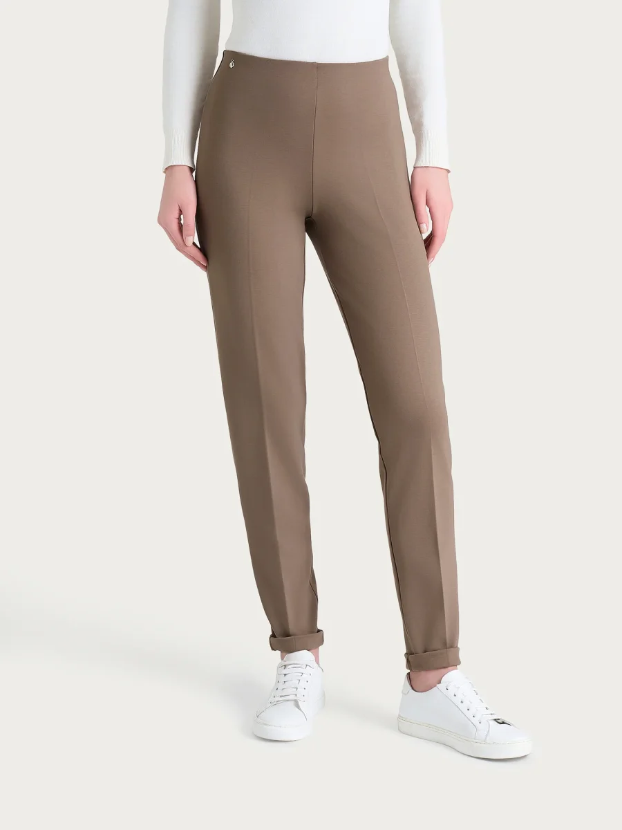 Pantalone a sigaretta con risvolto in Cashmere Compact - Pine Bark - immagine 4