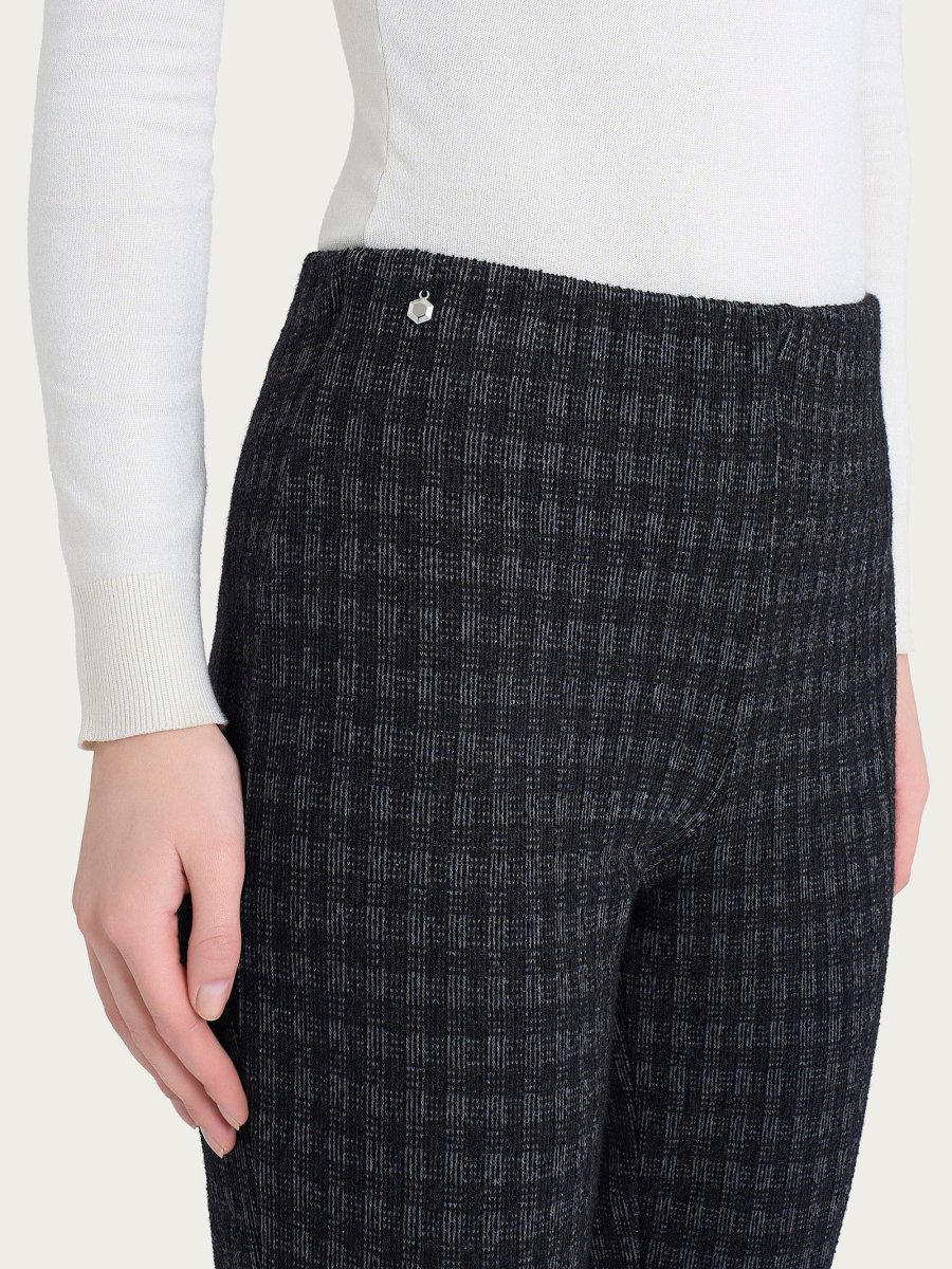 Pantalone a sigaretta con spacchetti in Eco Jacquard misto lana - Fant.Nero - immagine 4