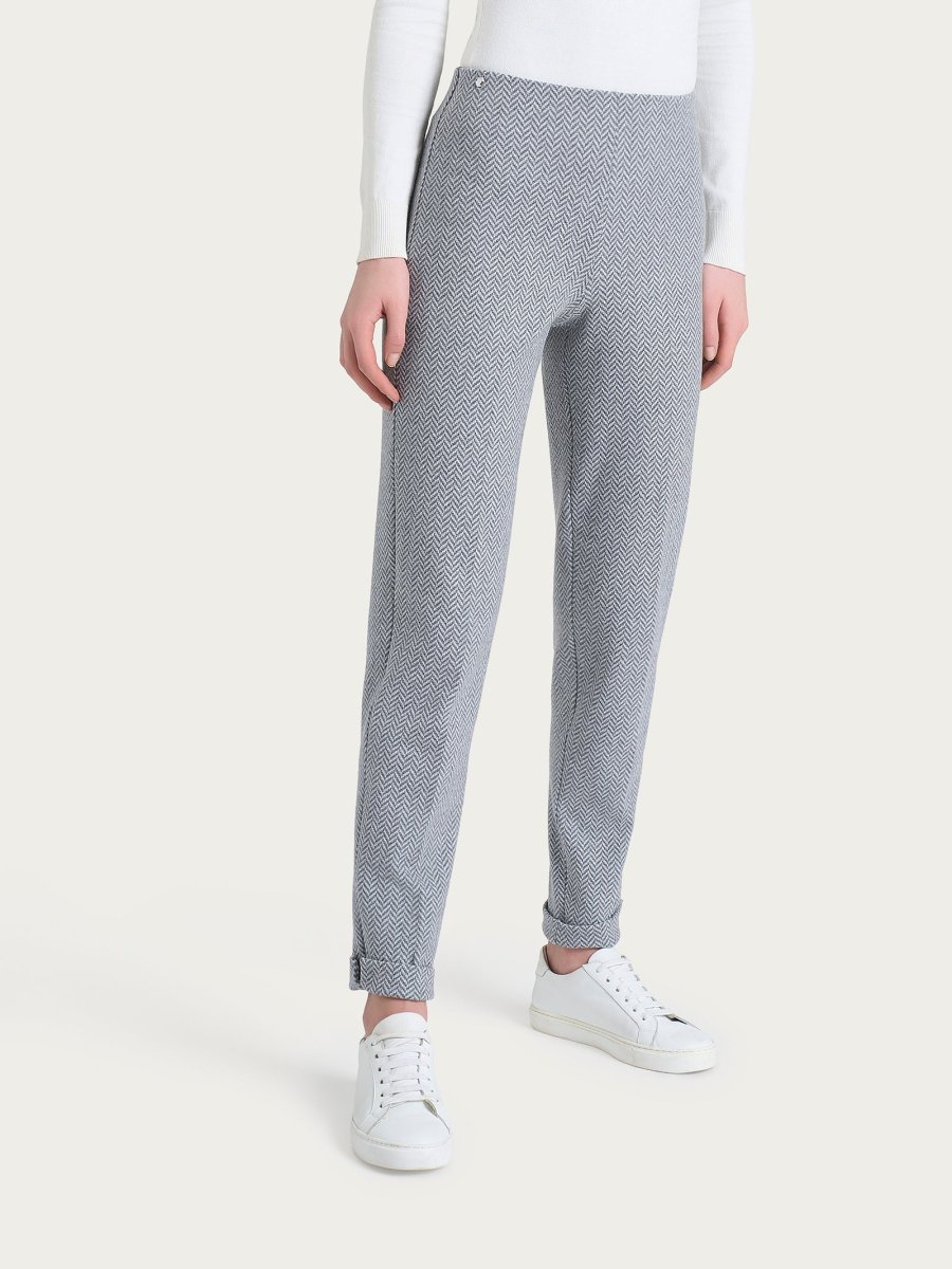 Pantalone in fantasia a sigaretta con spacchetti in Eco Jacquard - Fant.Grigio Mel. - immagine 4