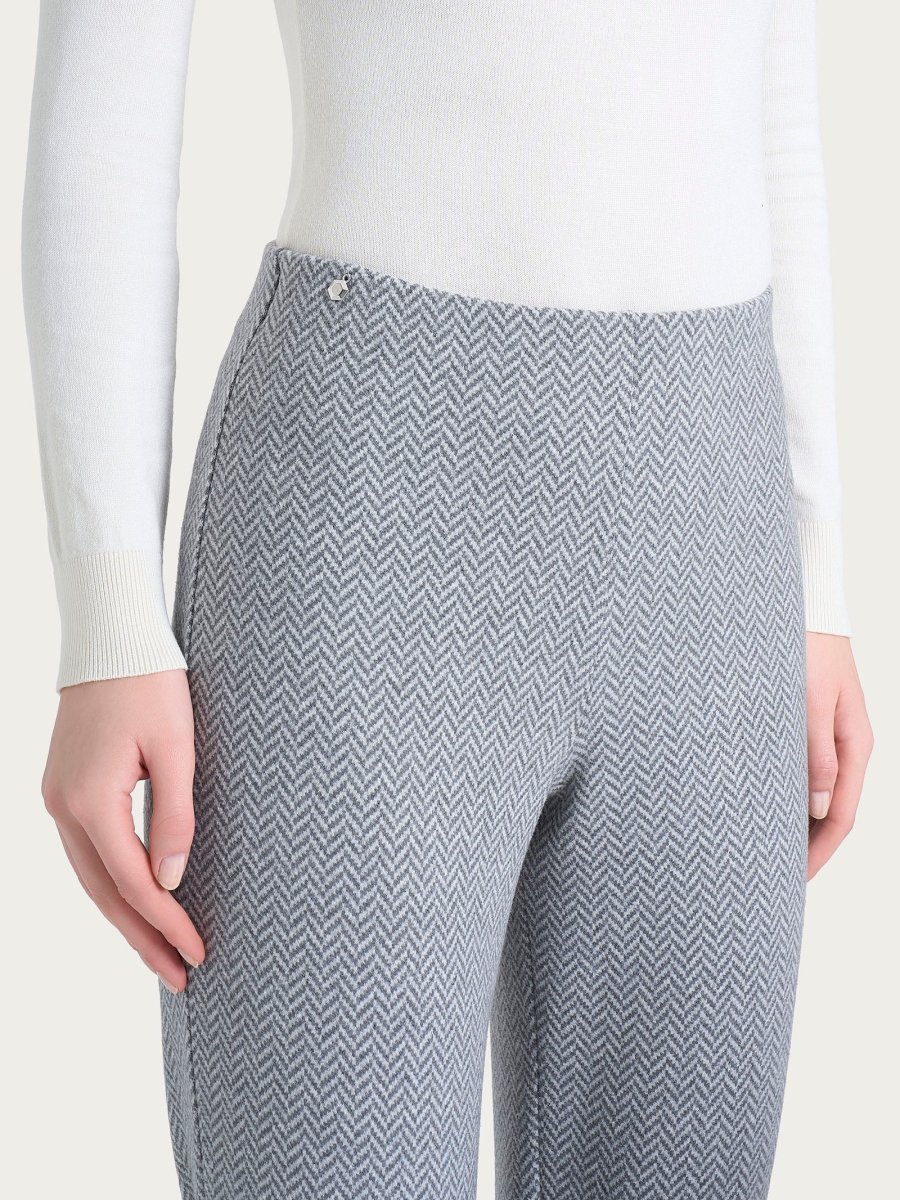 Pantalone in fantasia a sigaretta con spacchetti in Eco Jacquard - Fant.Grigio Mel. - immagine 8