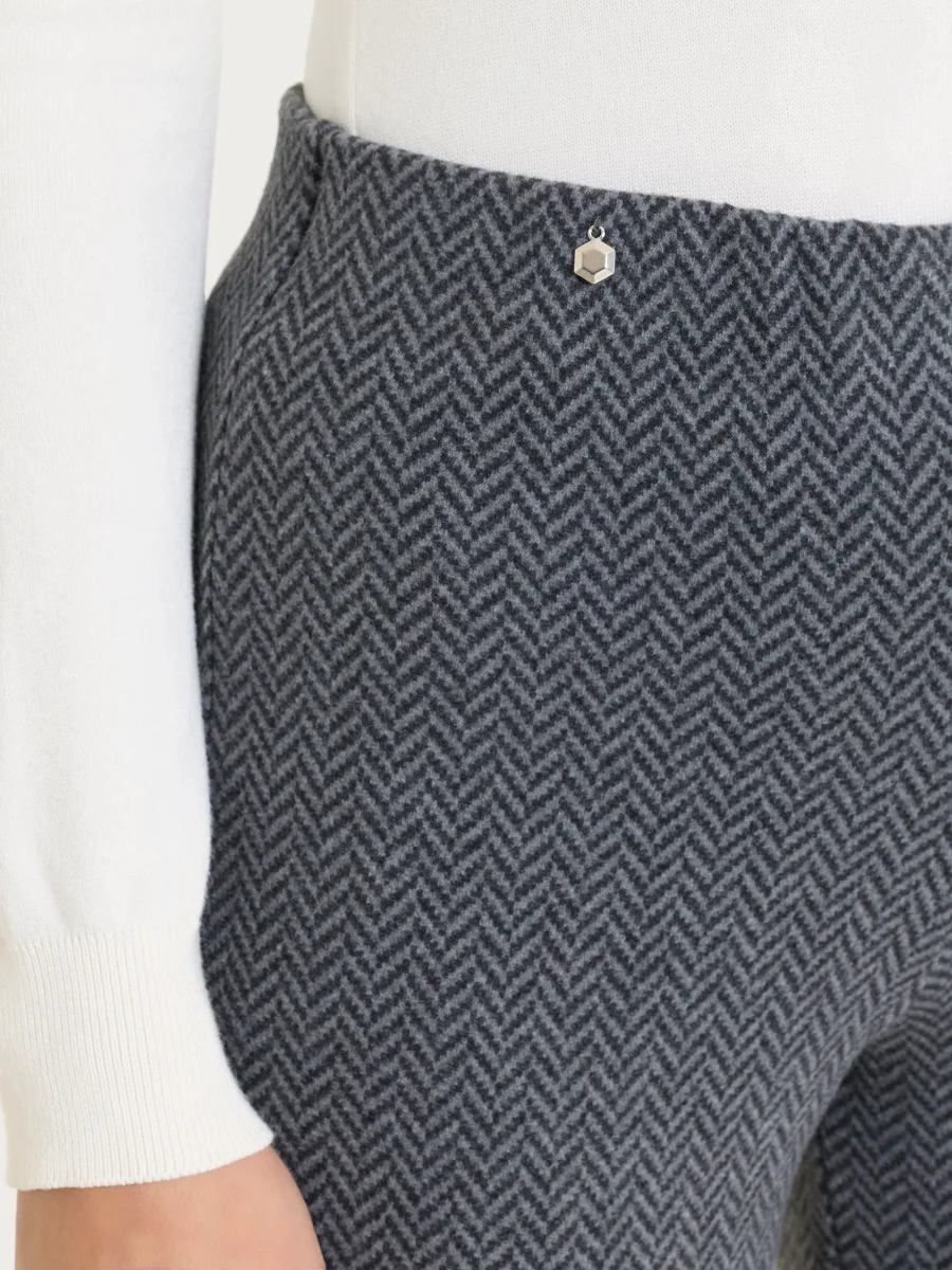 Pantalone in fantasia a sigaretta con spacchetti in Eco Jacquard - Fant.Oscuro Mel - immagine 4