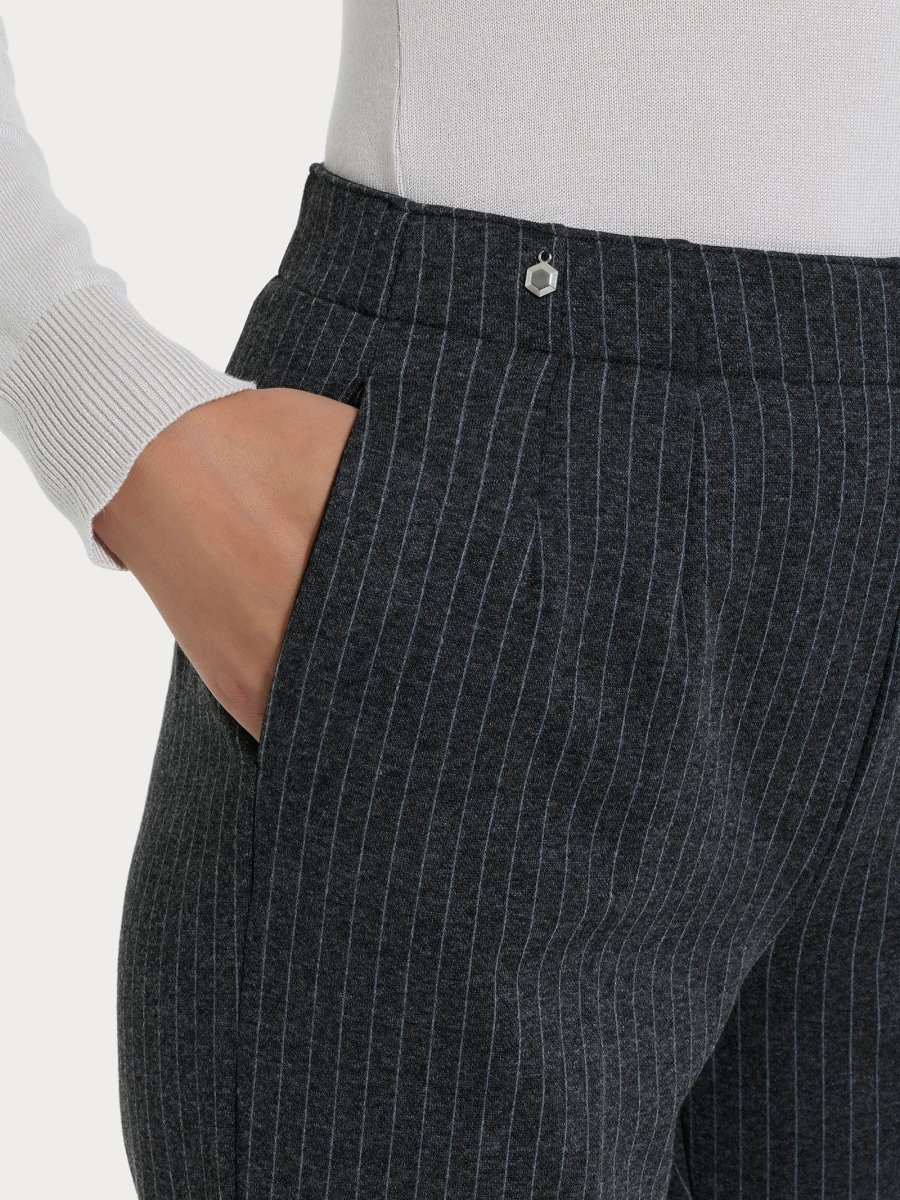 Pantalone gessato dritto con tasche in Eco Jacquard - Fant.Oscuro Mel - immagine 6