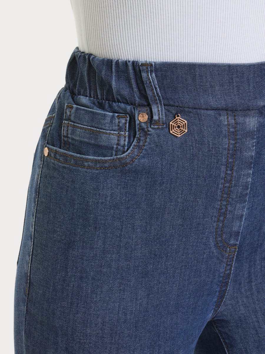 Jeans flare con tasche e vita piatta in Light Denim - Jeans - immagine 4