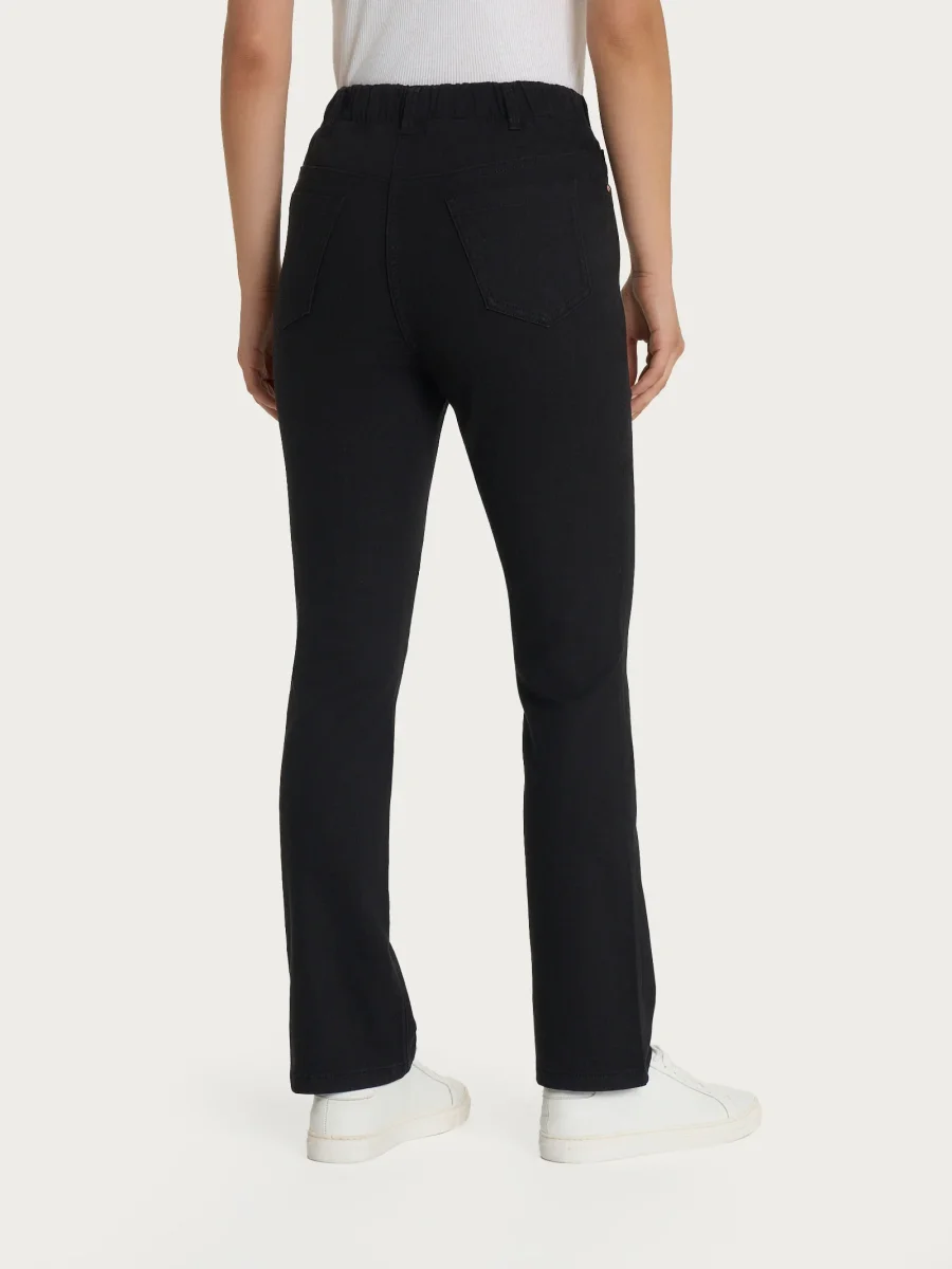 Jeans a gamba dritta con tasche e vita piatta in Light Denim - Nero - immagine 5