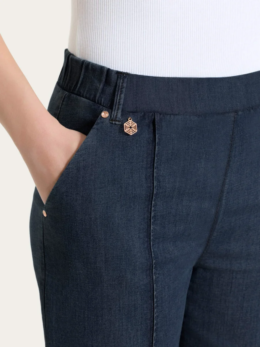 Jeans ampio con nervature e tasche in Light Denim - Indigo - immagine 4