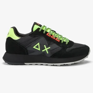 Sneaker in camoscio con logo nera fluo