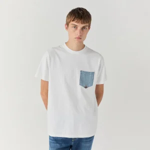 T-shirt con taschino in denim